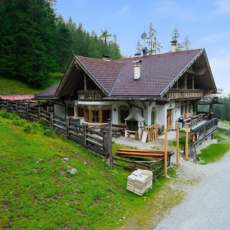 Casa vacanze In Stubaital By Slope & Sauna, Cleaning Included Neustift im Stubaital